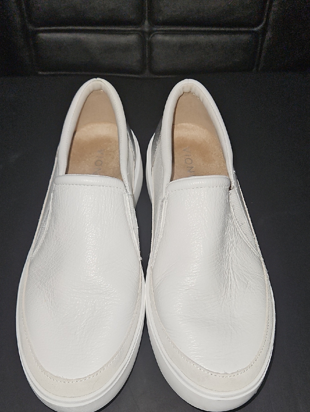 Vionic Kearny Women's White Slip-On Casual Leather Shoes Size 8.5